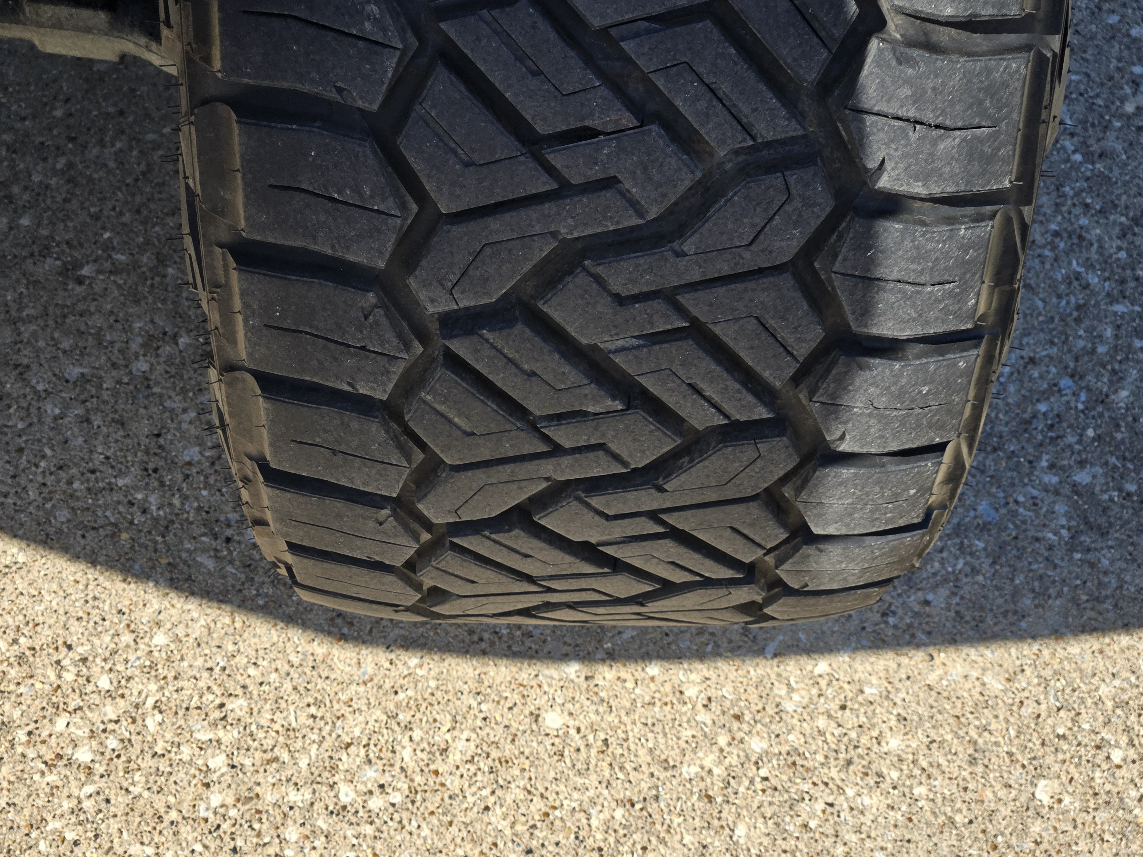 Used 2022 Ford F250 Lariat w/ Tremor Off-Road Package AWD/4WD image 11