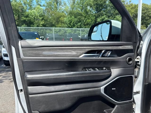 Used 2022 Jeep Wagoneer Series III w/ Premium Group I AWD/4WD image 30
