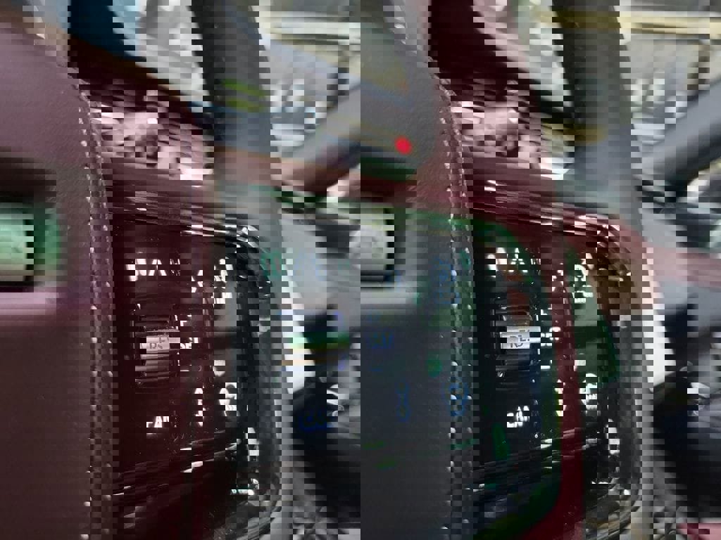 New 2025 Land Rover Range Rover Sport Dynamic SE image 16