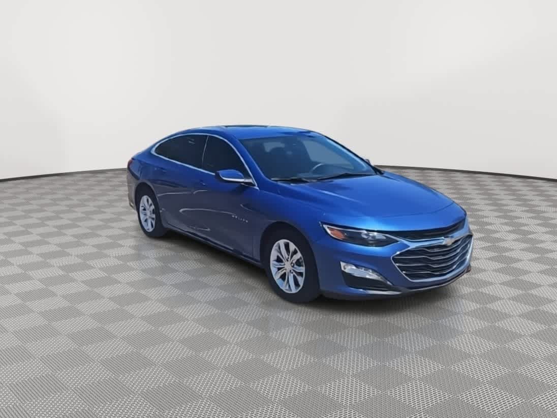 Used 2023 Chevrolet Malibu LT FWD image 2