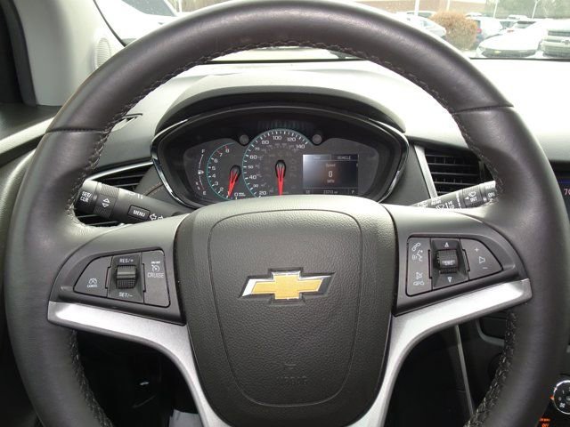 Certified 2022 Chevrolet Trax LT w/ LT Convenience Package image 19