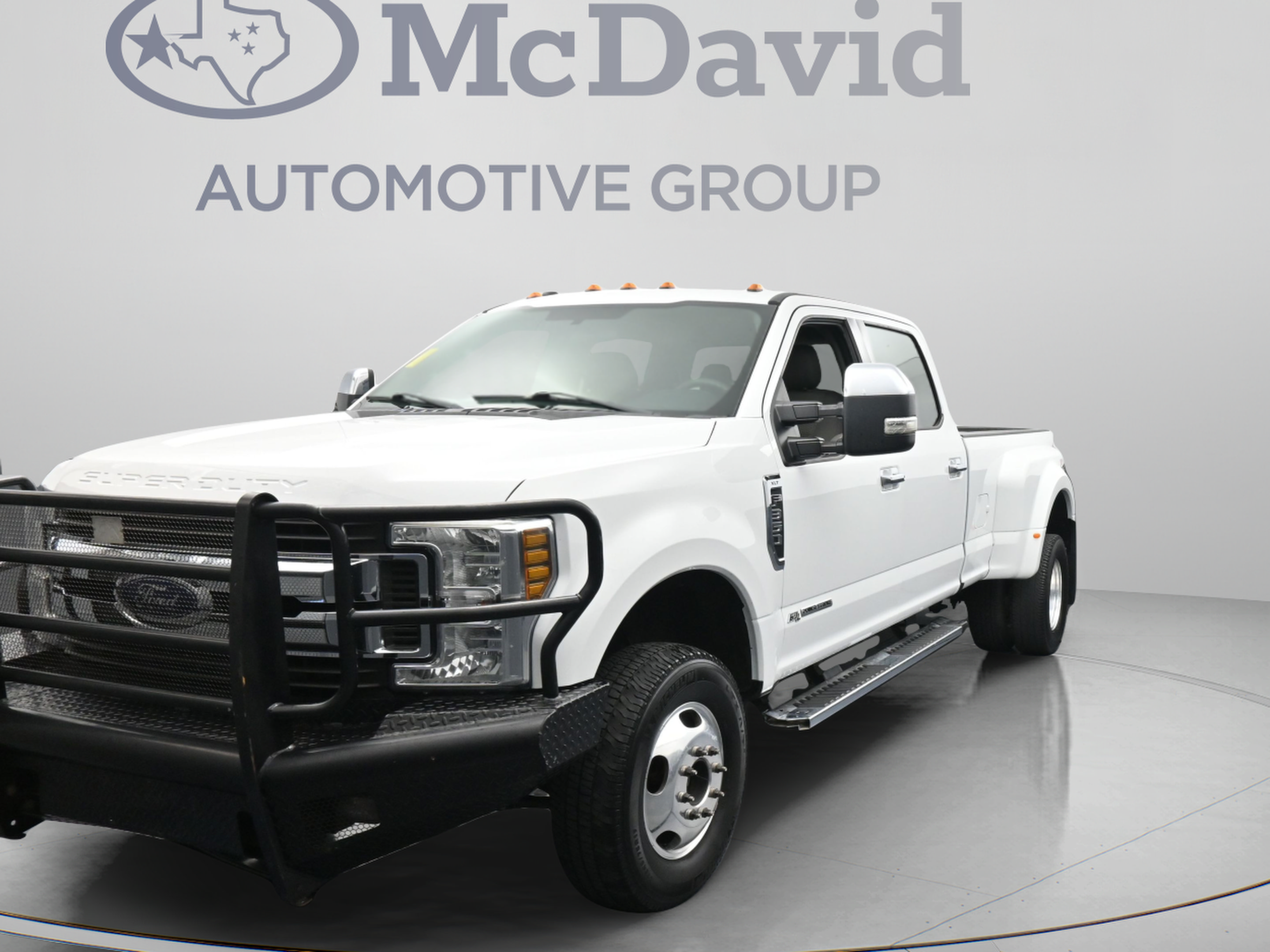 Used 2019 Ford F350 XLT w/ XLT Premium Package AWD/4WD image 4