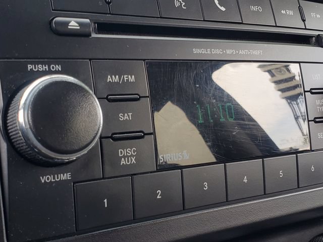 Used 2013 Jeep Compass Latitude FWD image 17