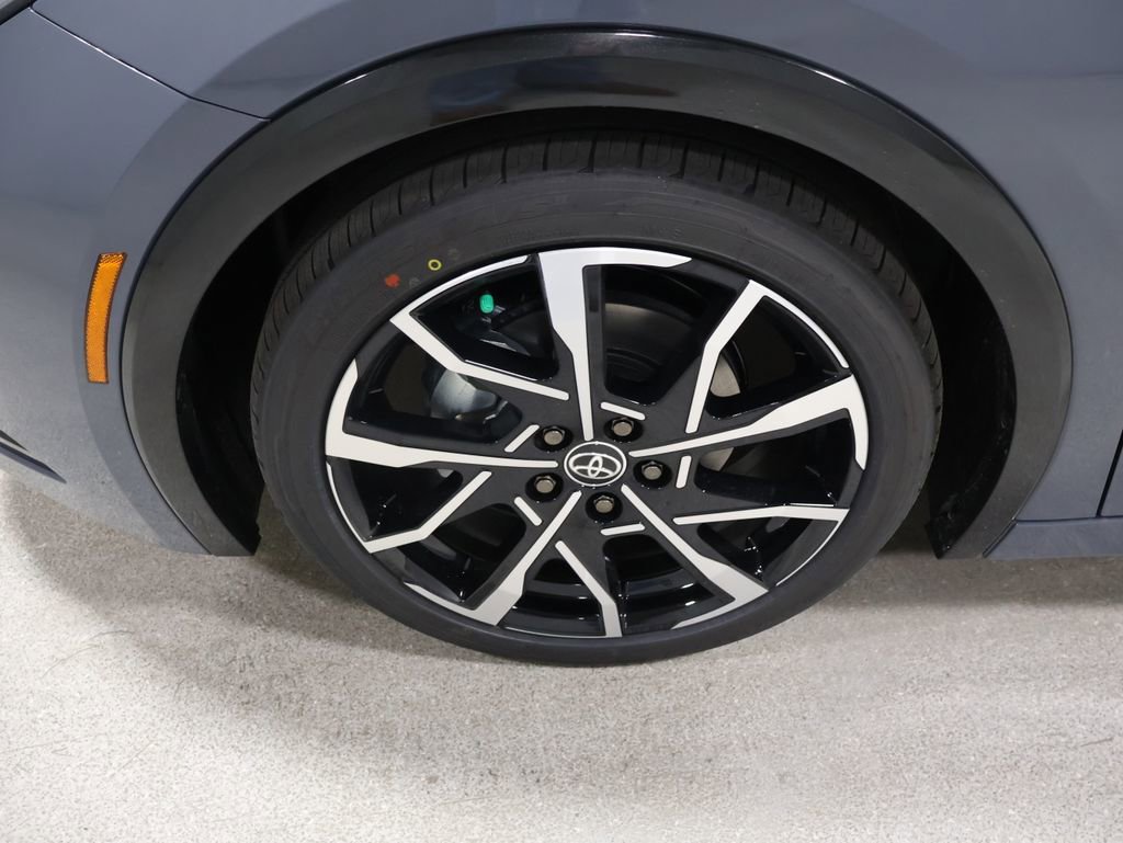 New 2026 Toyota Prius Plug-In Hybrid FWD image 9