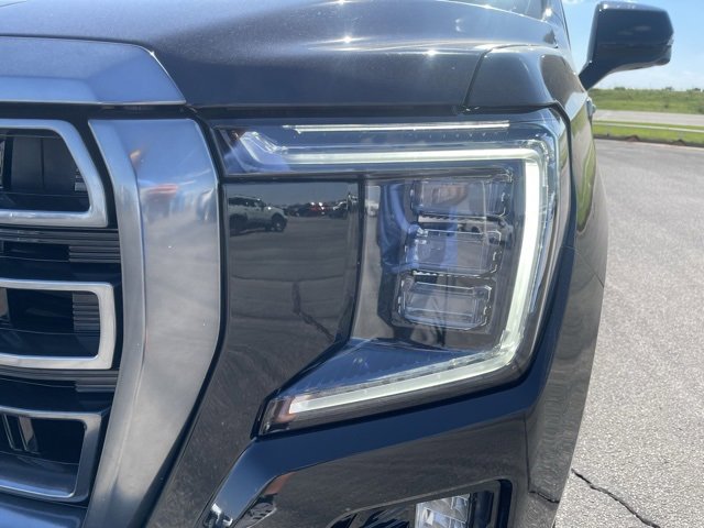 Used 2023 GMC Yukon AT4 w/ AT4 Premium Package image 9
