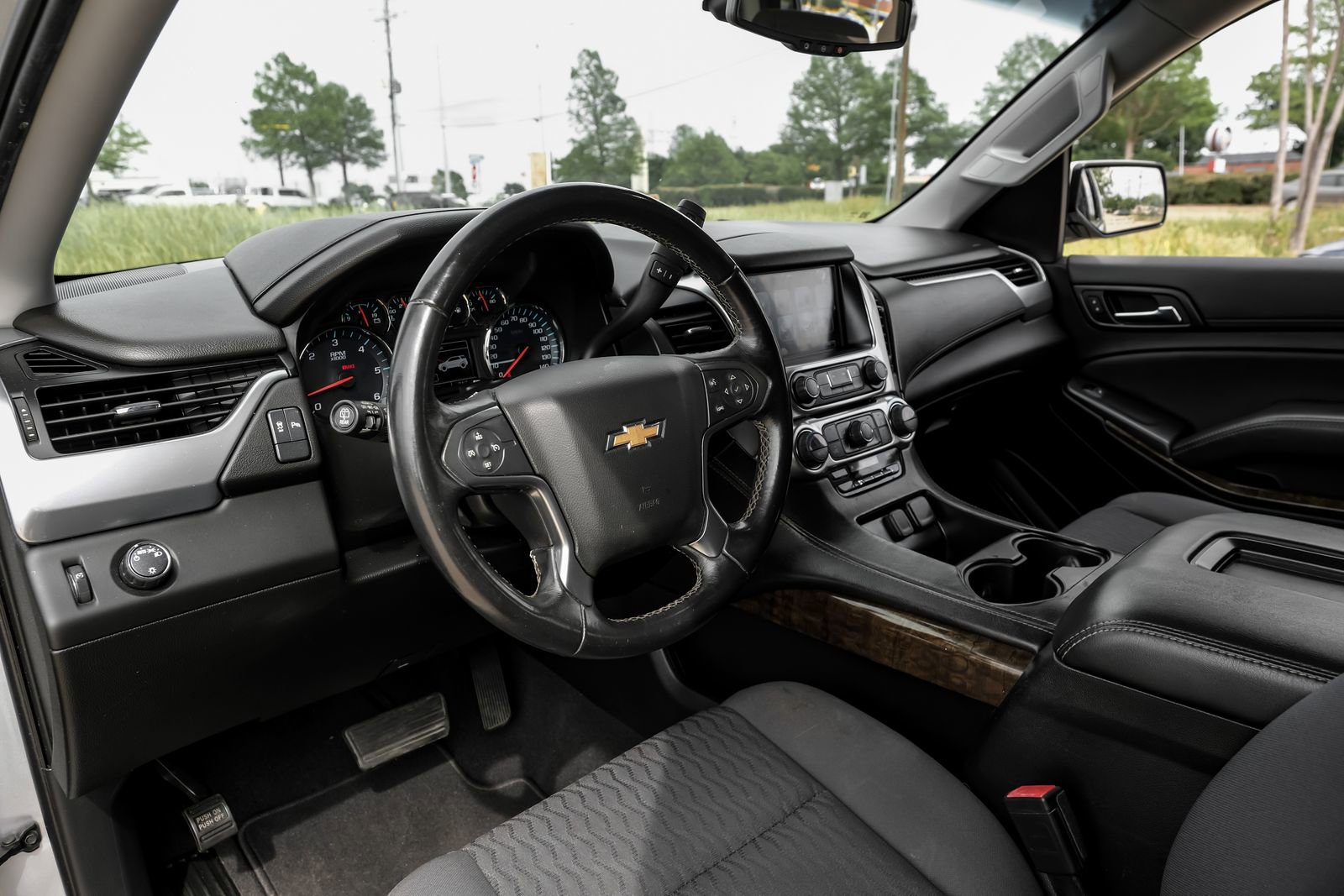 Used 2020 Chevrolet Tahoe LS RWD image 3