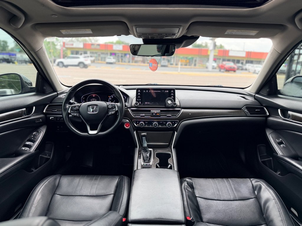 Used 2018 Honda Accord Touring image 23