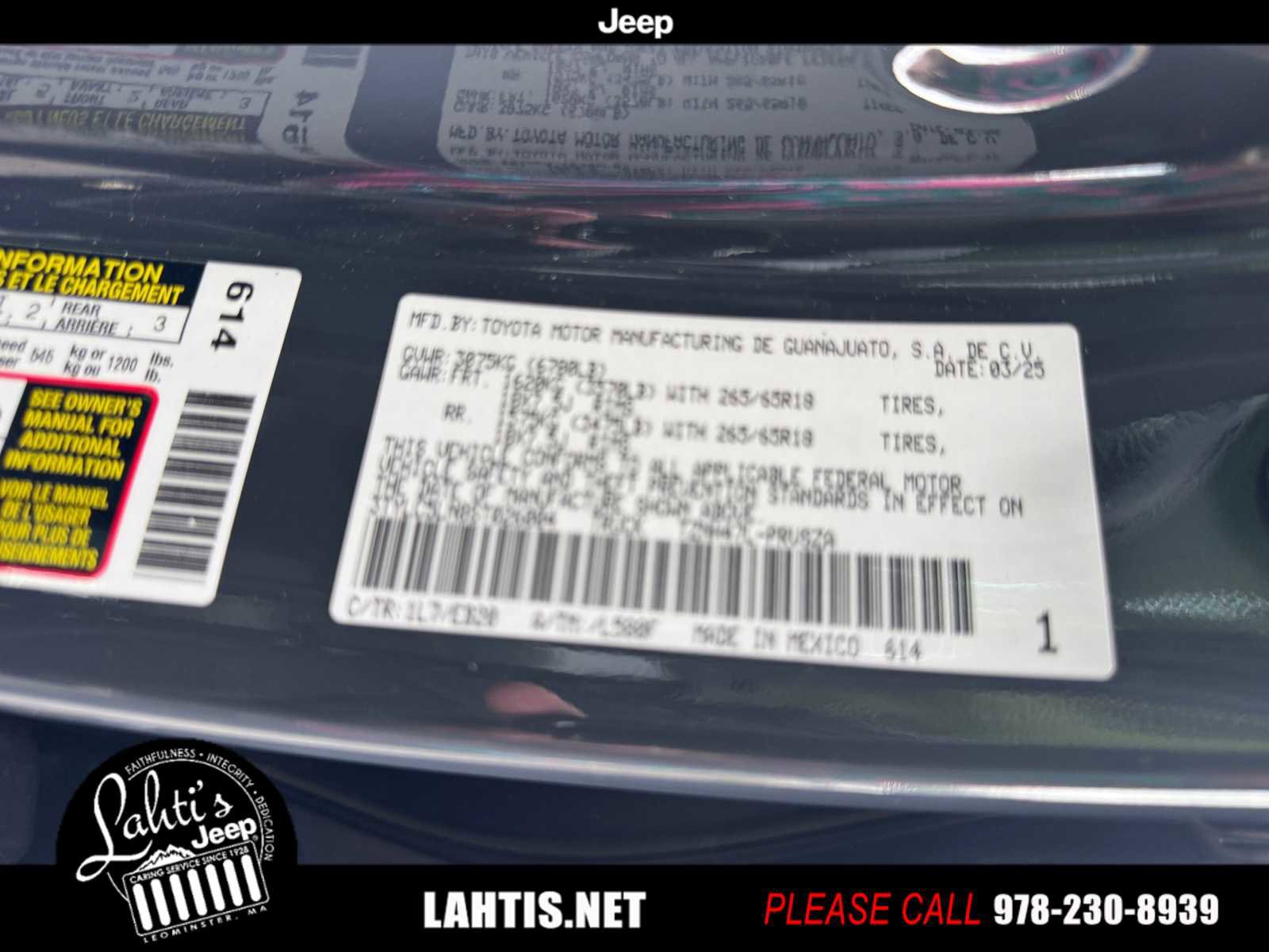 Used 2025 Toyota Tacoma Limited image 23