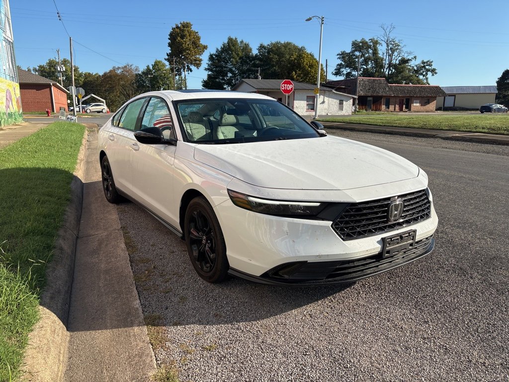 Used 2025 Honda Accord SE image 6