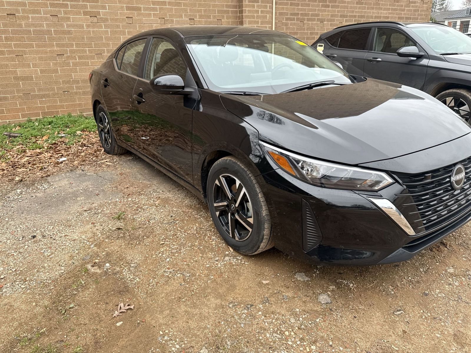 Used 2025 Nissan Sentra SV image 3