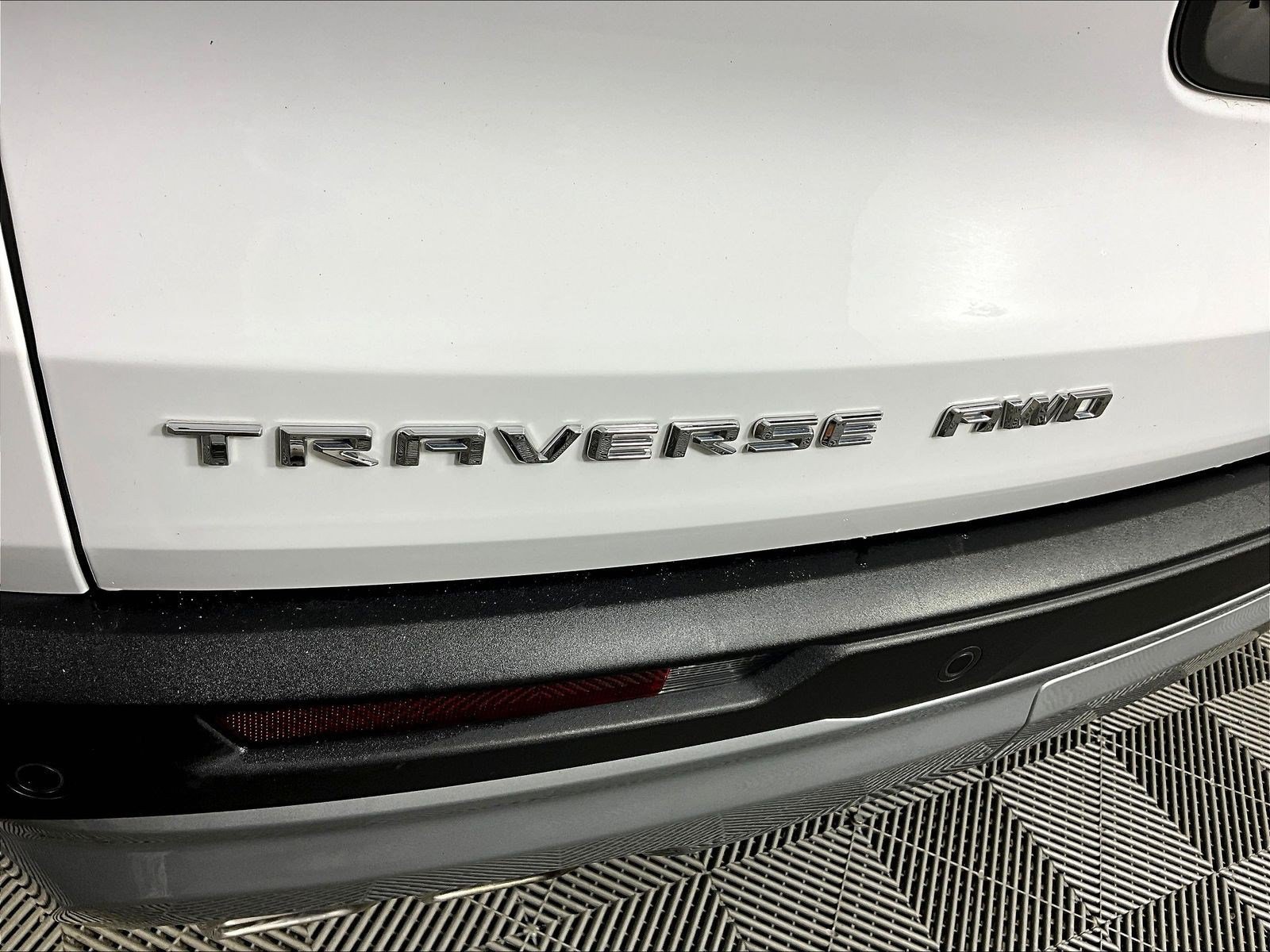 Used 2026 Chevrolet Traverse LT AWD/4WD image 24