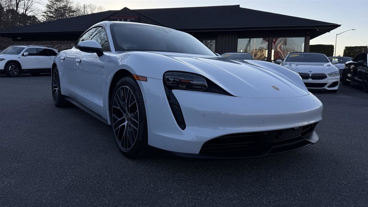 Used 2022 Porsche Taycan image 13