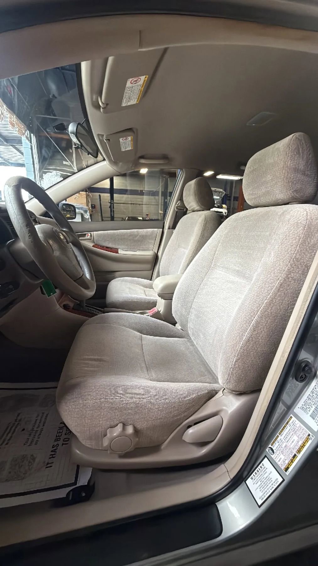 Used 2004 Toyota Corolla LE image 9