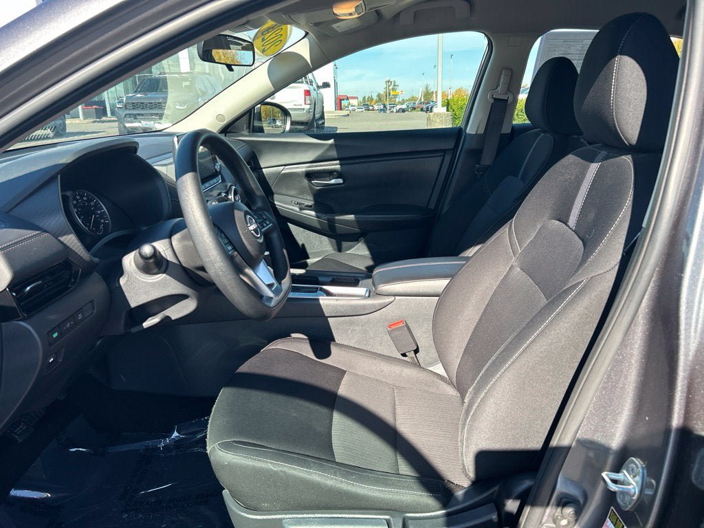 Used 2024 Nissan Sentra SV FWD image 15