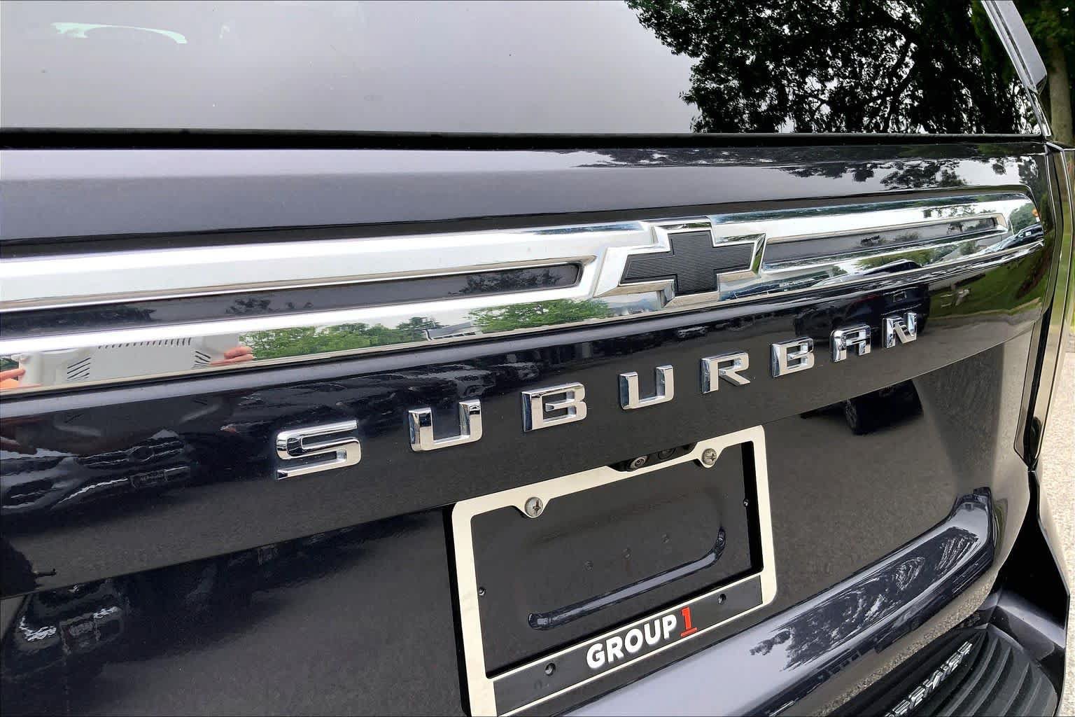 Used 2024 Chevrolet Suburban Premier w/ Premium Package AWD/4WD image 10
