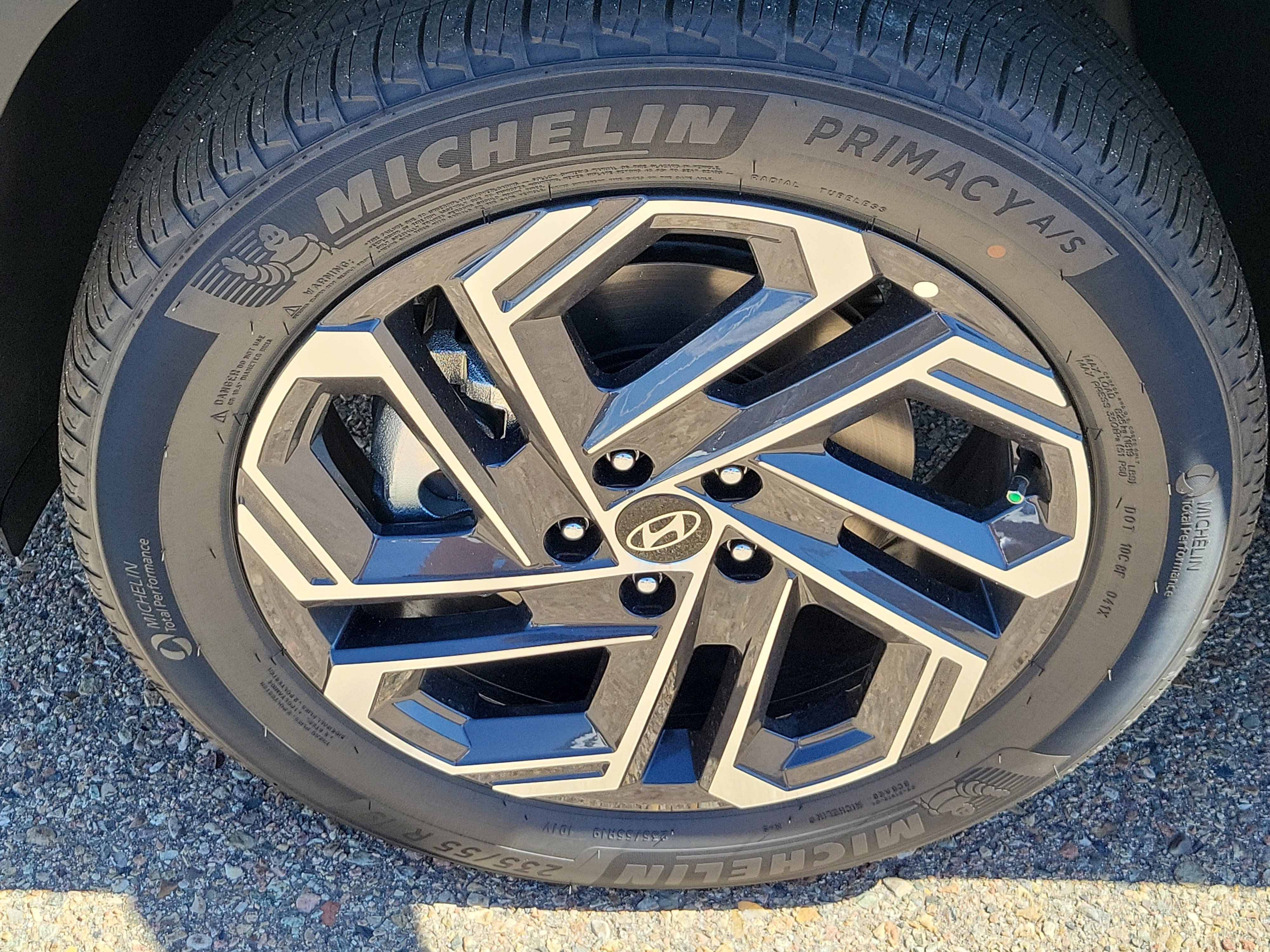 New 2025 Hyundai Tucson Limited w/ Tow & Go Package image 14