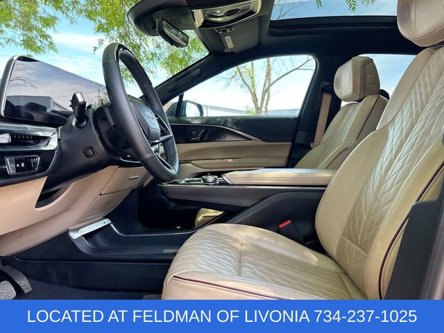 Used 2024 Cadillac Lyriq Luxury w/ Nappa Leather Package AWD/4WD image 19
