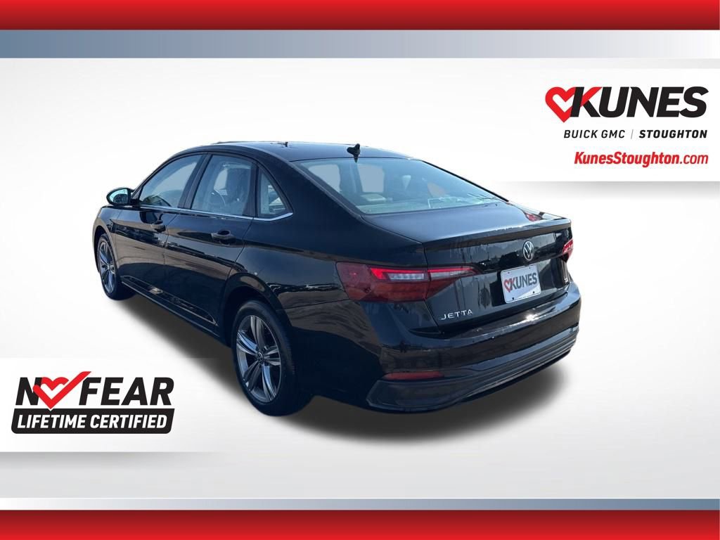 Used 2024 Volkswagen Jetta SE image 8