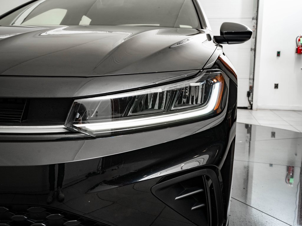 Used 2025 Volkswagen Jetta Sport image 14