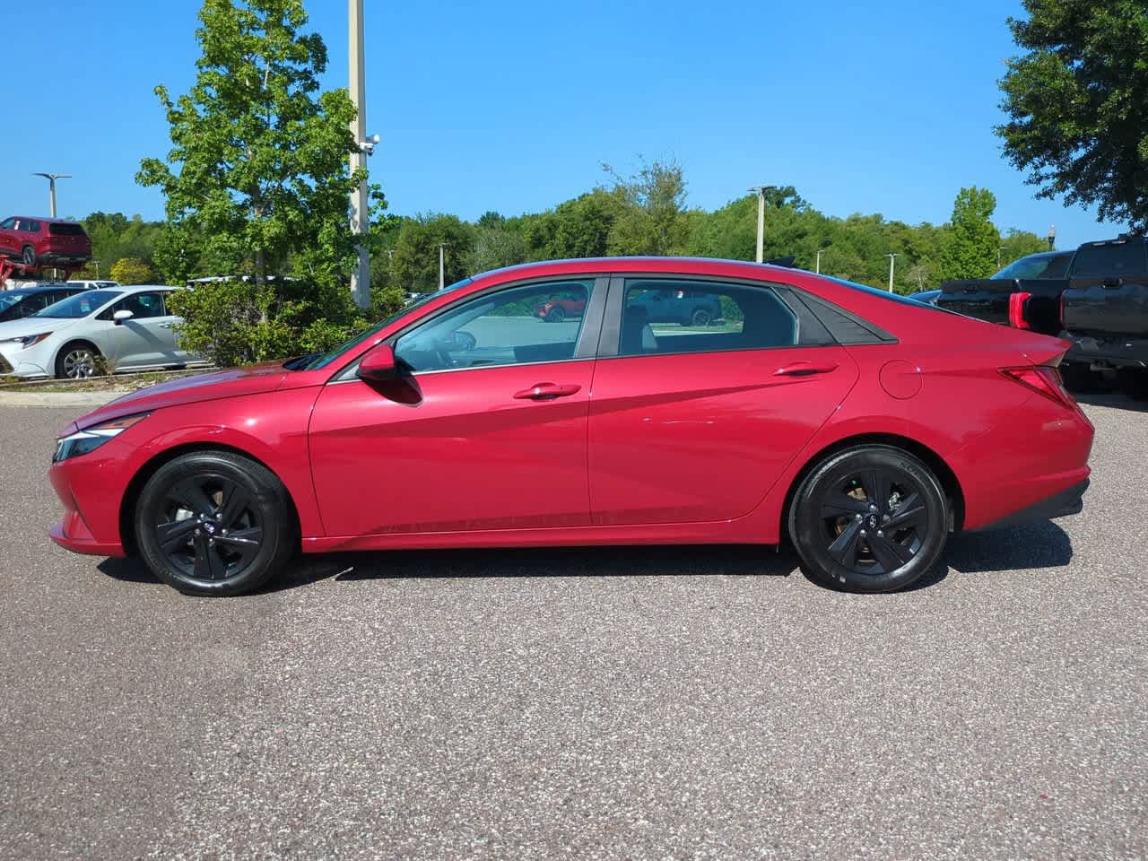 Used 2022 Hyundai Elantra Blue FWD image 3