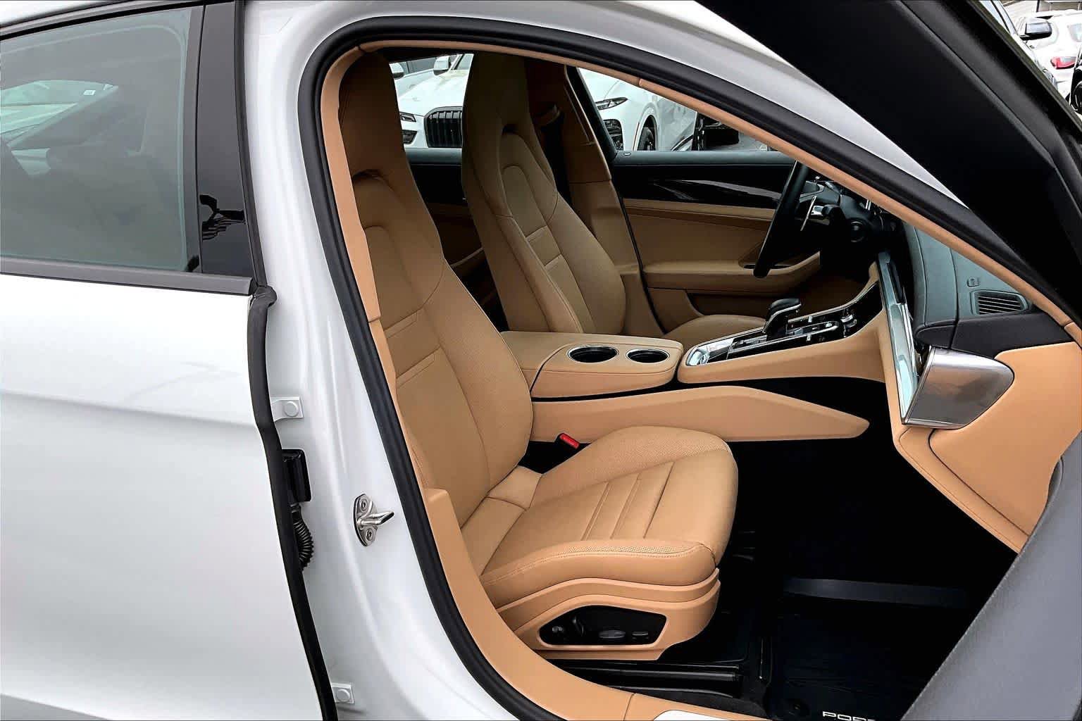 Used 2023 Porsche Panamera image 9