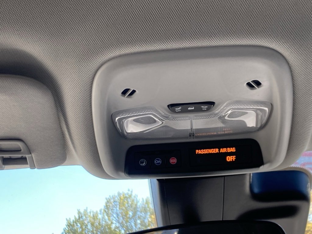 Used 2022 Chevrolet Bolt EUV LT w/ Comfort Package image 16