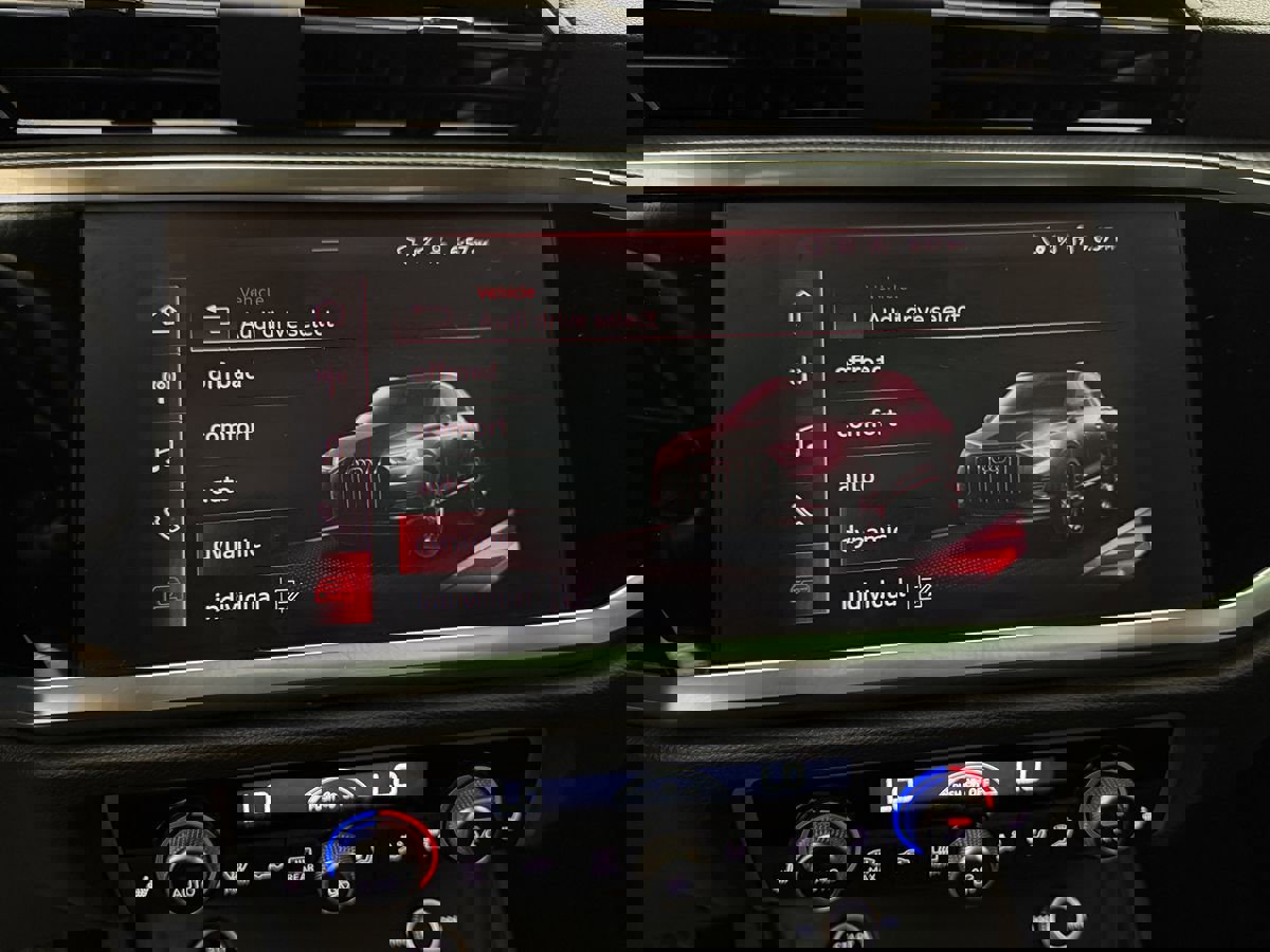 Used 2022 Audi Q3 2.0T Premium Plus w/ Premium Plus Package image 29