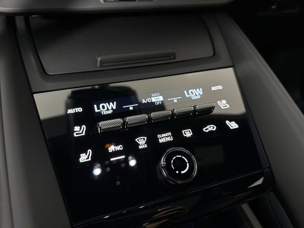 New 2025 Porsche Macan 4 Electric AWD/4WD image 32