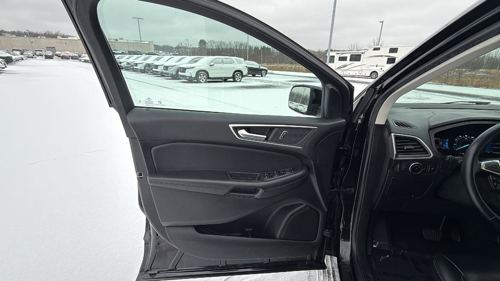 Used 2023 Ford Edge SEL image 24