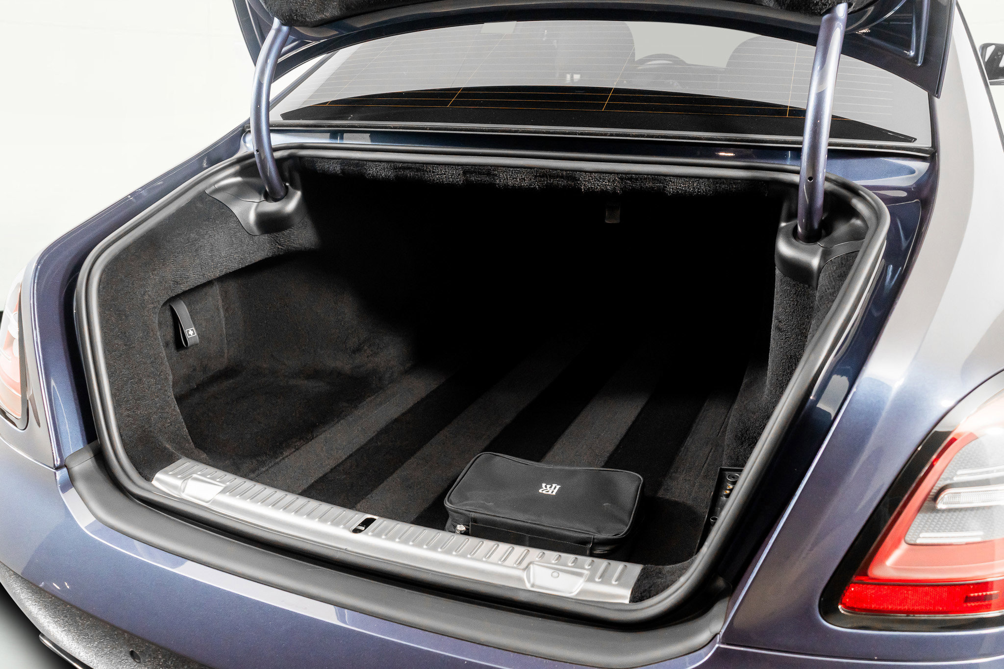 Used 2024 Rolls-Royce Ghost Black Badge w/ Black Badge Ghost Package image 60