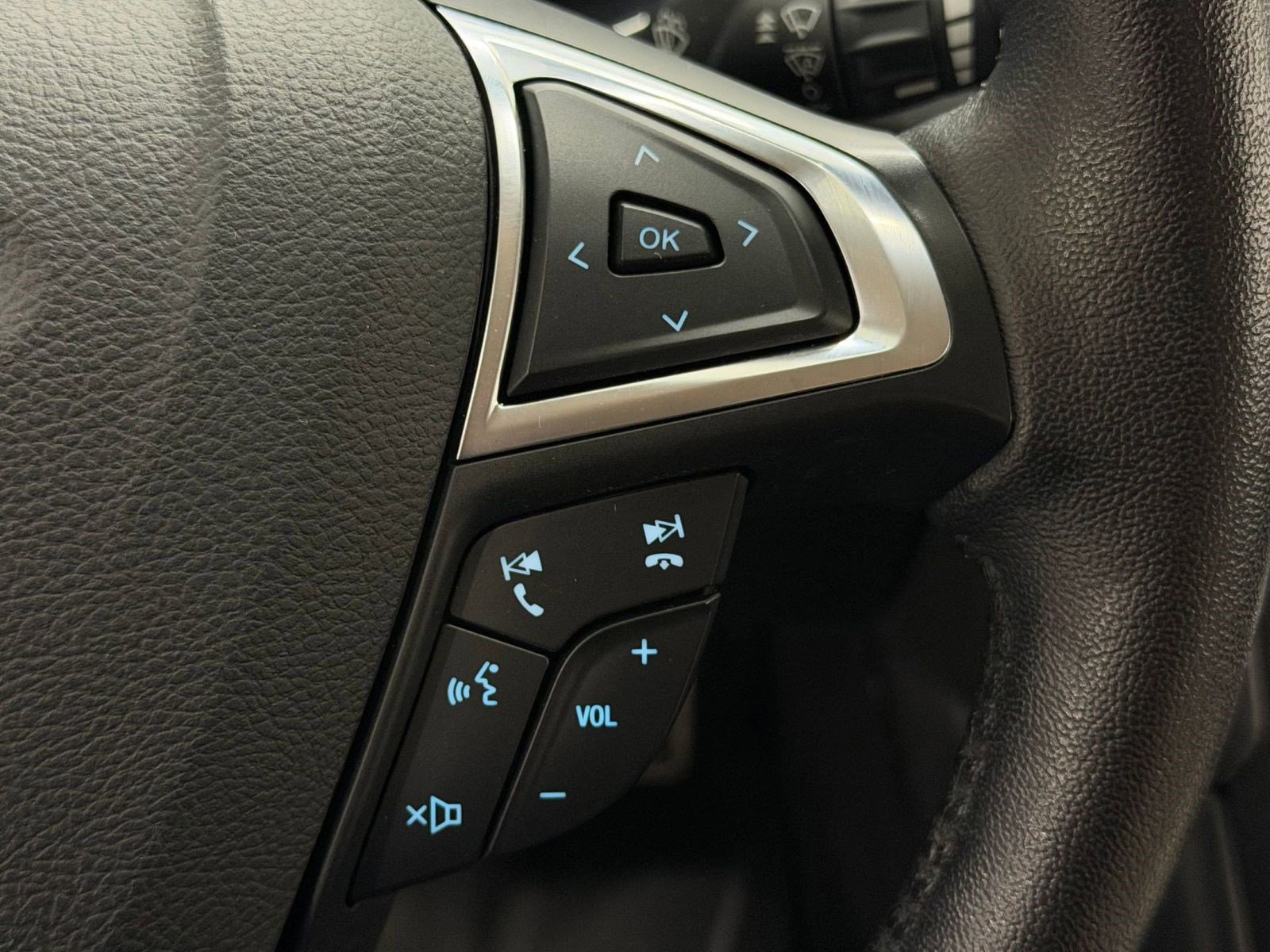 Used 2018 Ford Fusion Titanium image 25