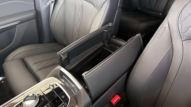 Used 2026 BMW X7 M60i image 87