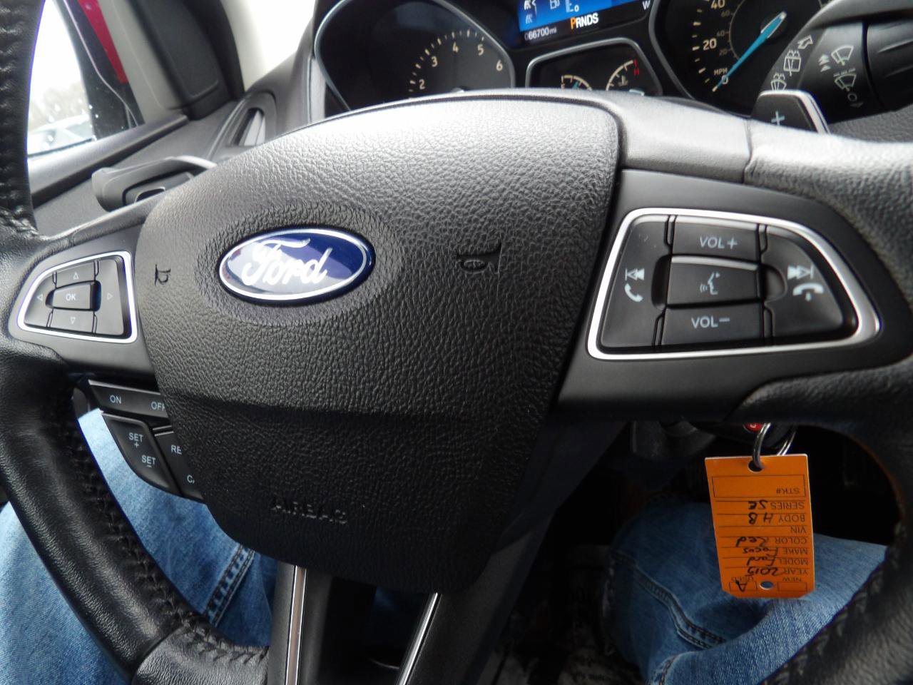 Used 2015 Ford Focus SE w/ SE Sport Package image 12