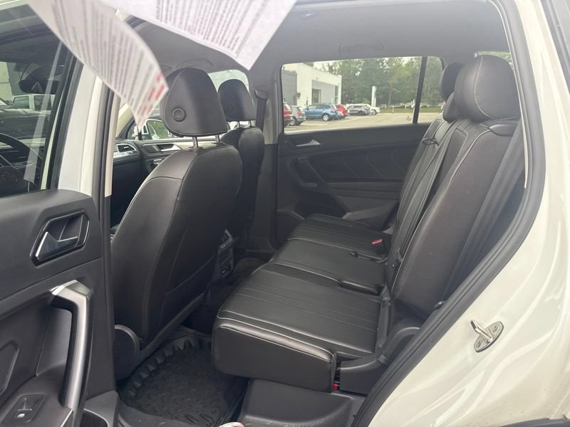 Used 2024 Volkswagen Tiguan SE FWD image 11