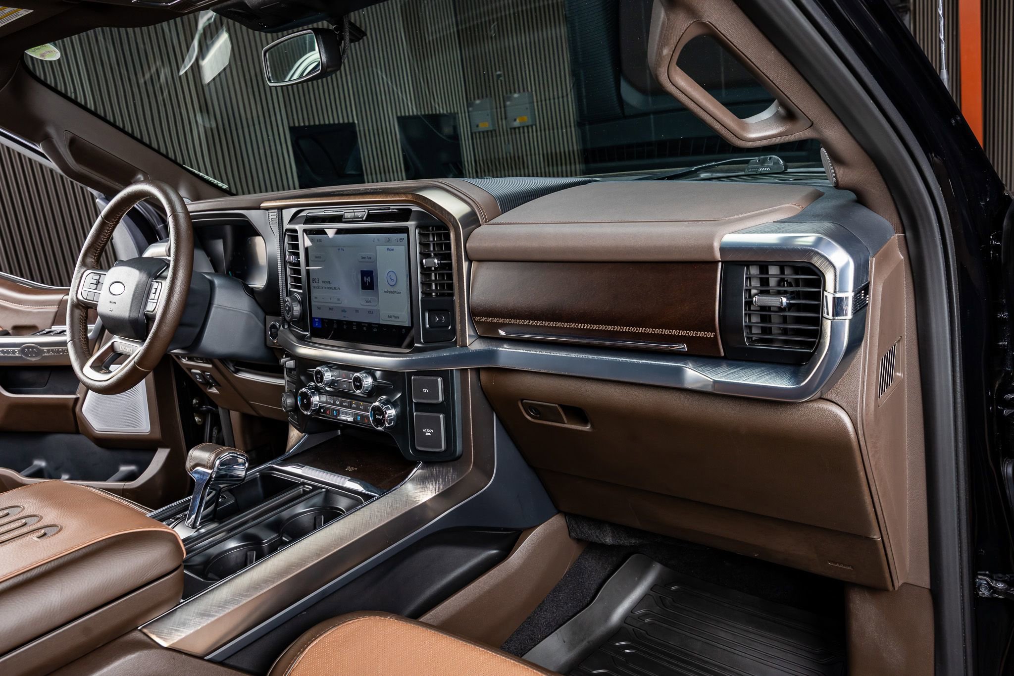 Used 2025 Ford F150 King Ranch w/ FX4 Off-Road Package image 18