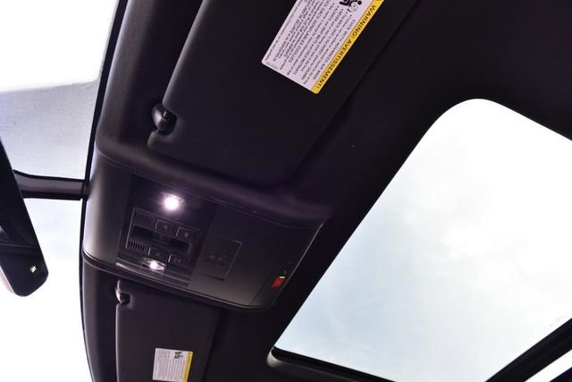 Certified 2023 Volkswagen Atlas Cross Sport SE w/ Panoramic Sunroof Package image 21