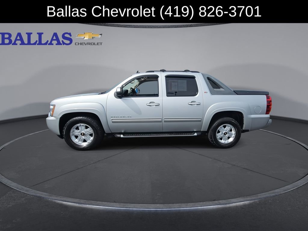 Used 2010 Chevrolet Avalanche LT w/ Luxury Package AWD/4WD image 5