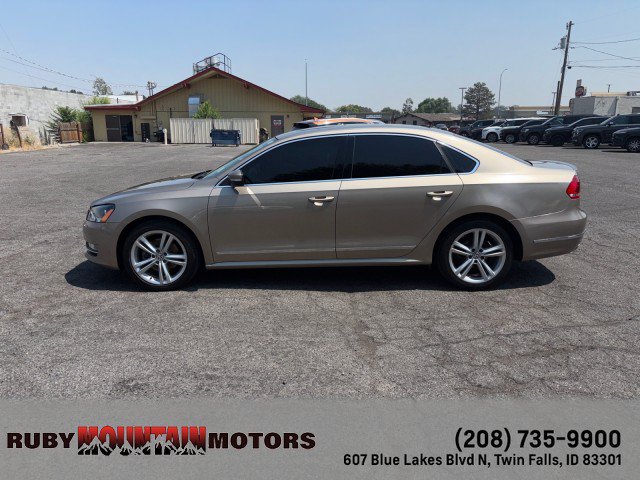 Used 2015 Volkswagen Passat TDI SEL Premium FWD image 4