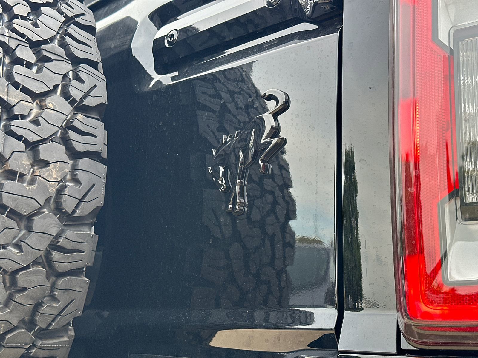 New 2025 Ford Bronco Badlands image 10