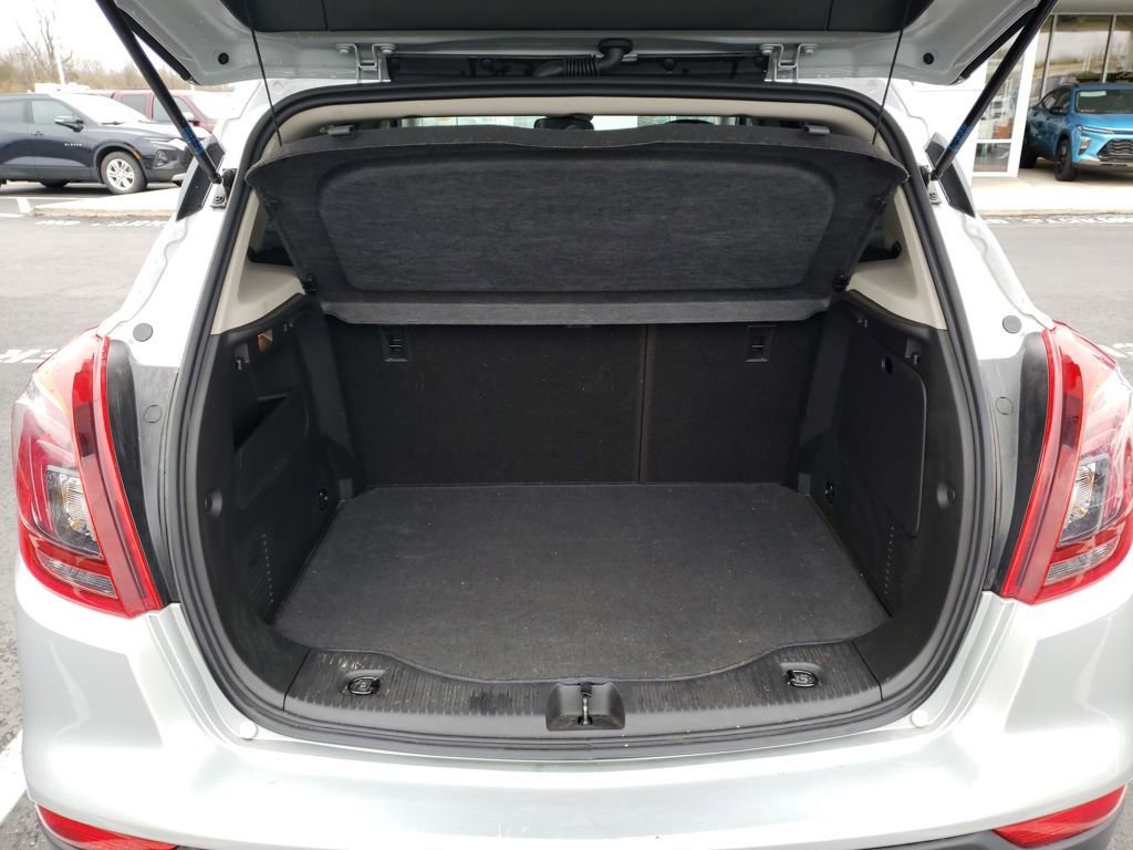 Used 2022 Buick Encore Preferred w/ Safety Package image 22