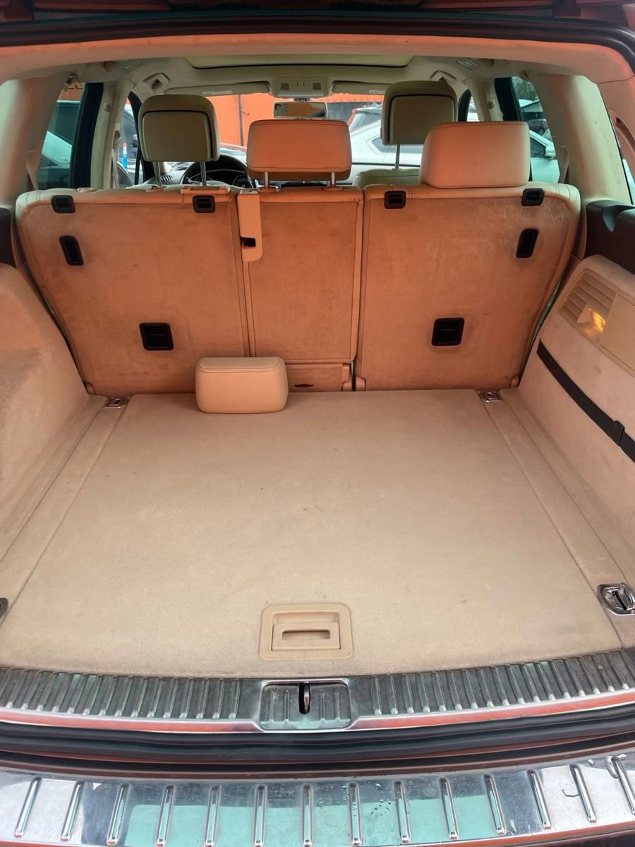 Used 2013 Volkswagen Touareg TDI image 16