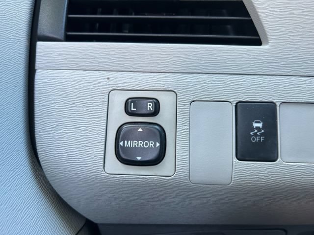 Used 2013 Toyota Sienna L w/ Towing Pkg FWD image 15