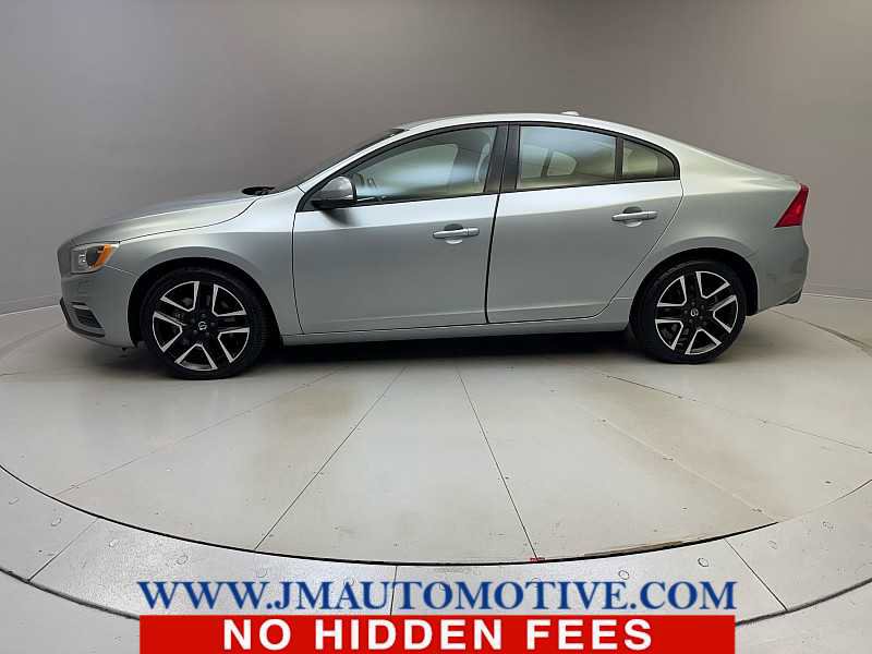 Used 2018 Volvo S60 T5 Dynamic w/ Vision Package image 2