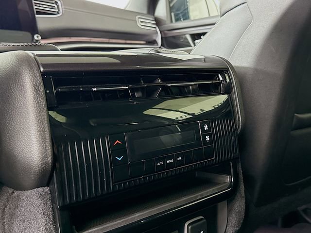 Used 2024 Jeep Wagoneer 4WD w/ Premium Group I image 27