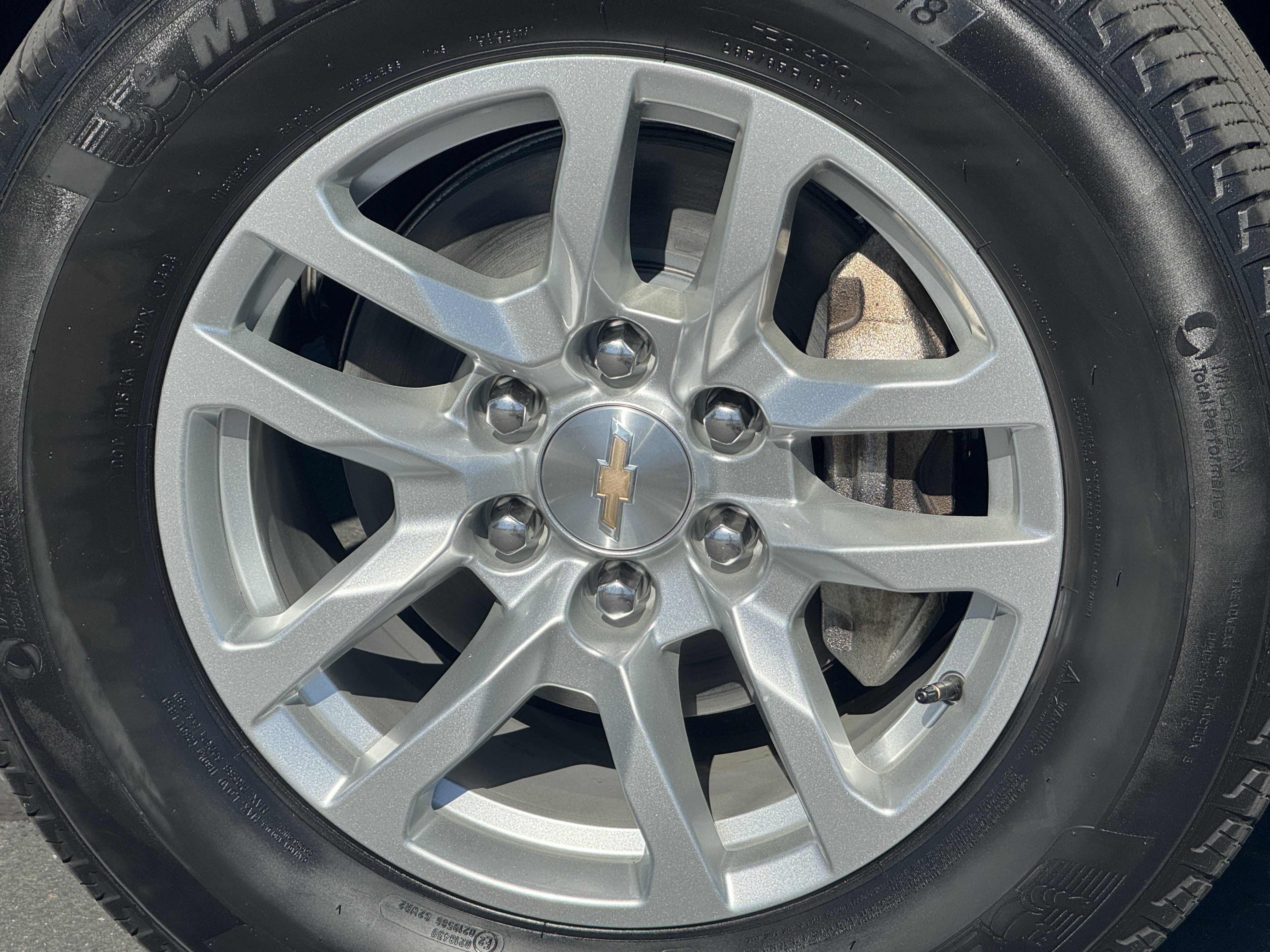 Certified 2024 Chevrolet Suburban LS image 8