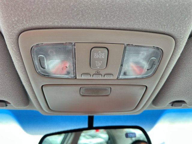 Used 2005 Toyota Camry XLE w/ VSC & Side Airbag Pkg FWD image 46