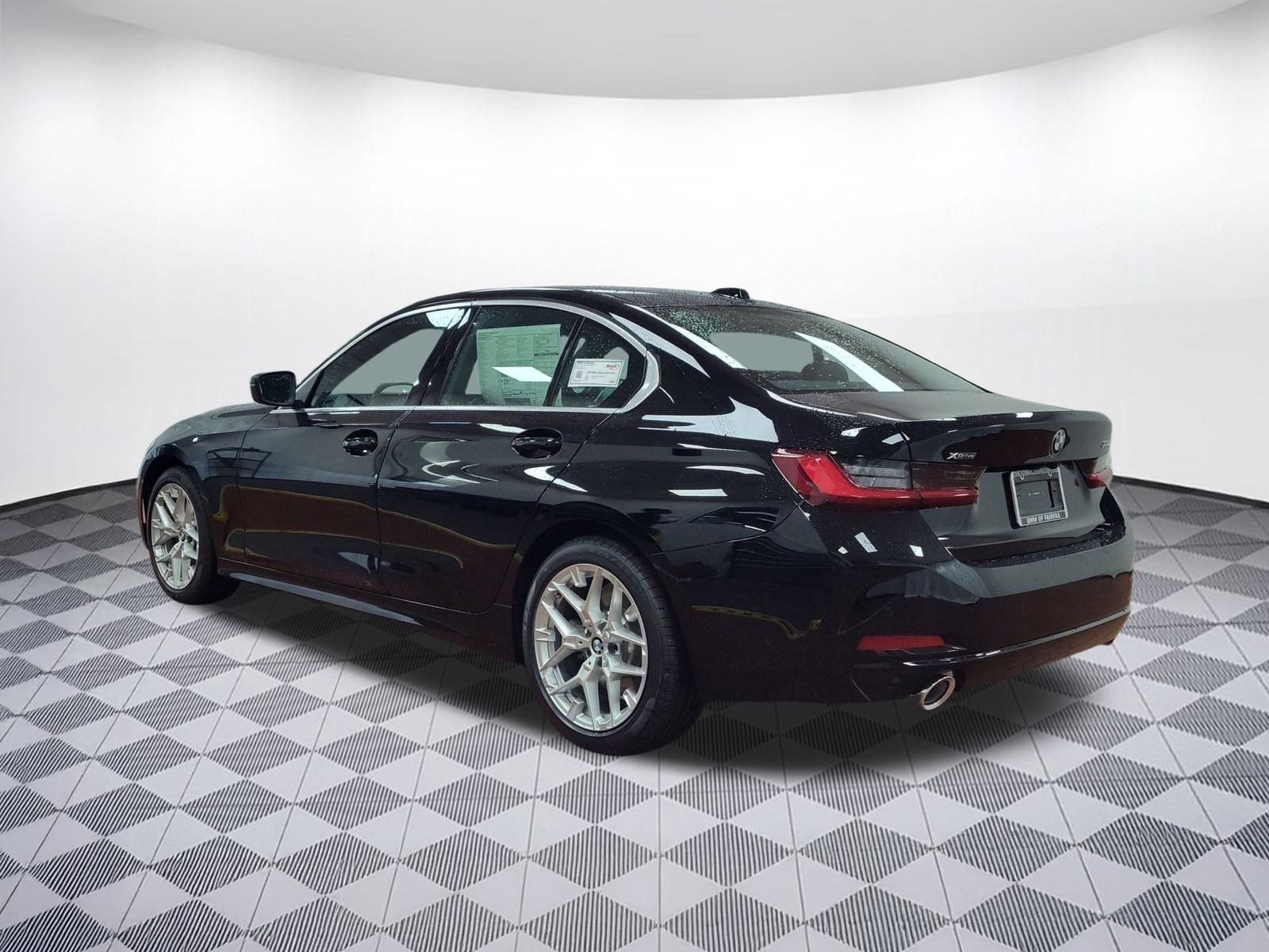 Used 2025 BMW 330i xDrive Sedan w/ Convenience Package image 3