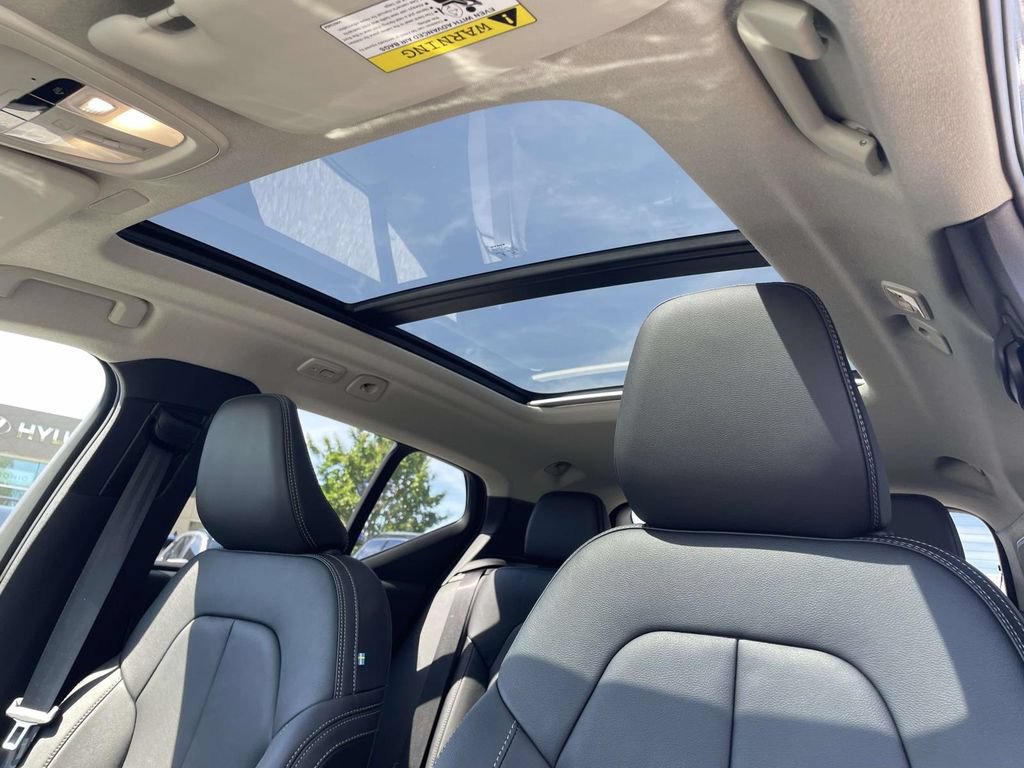New 2026 Volvo XC40 B5 Plus w/ Climate Package AWD/4WD image 9