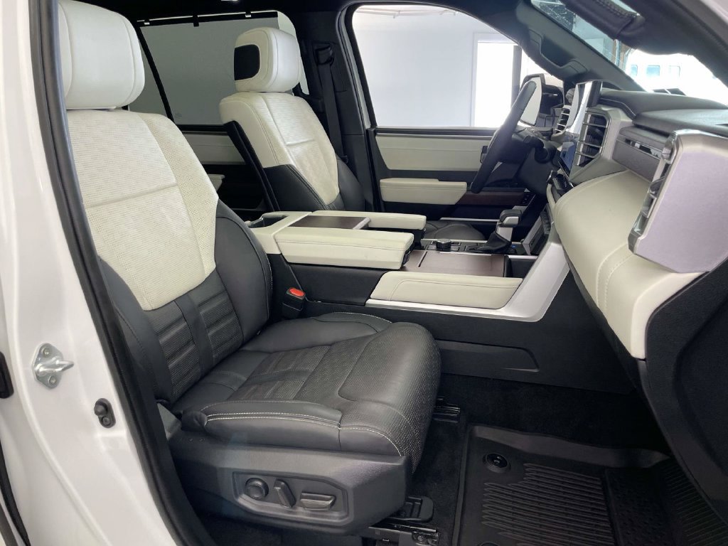 Used 2023 Toyota Sequoia Capstone AWD/4WD image 24
