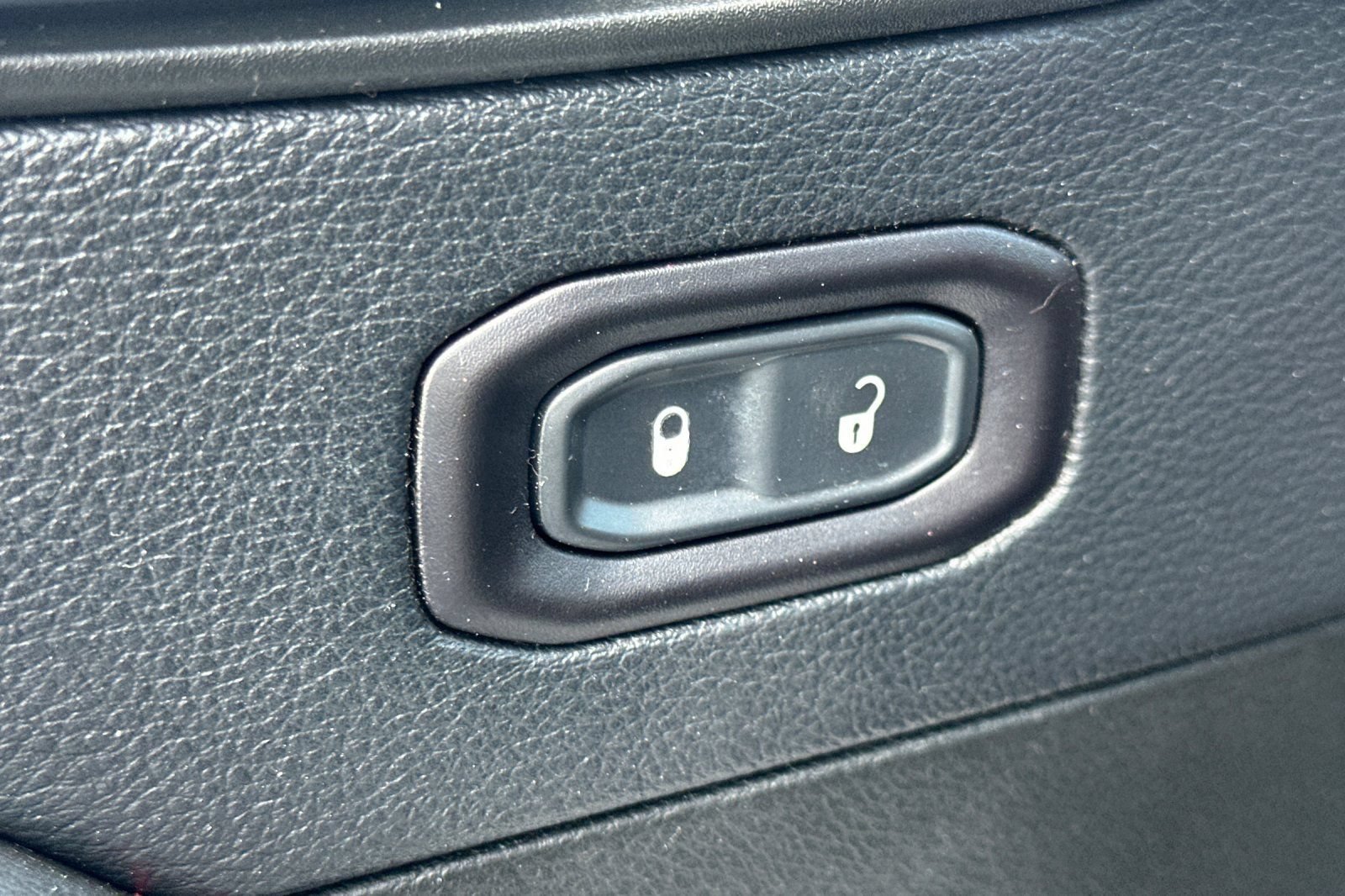 Used 2018 Jeep Wrangler Unlimited Rubicon AWD/4WD image 12